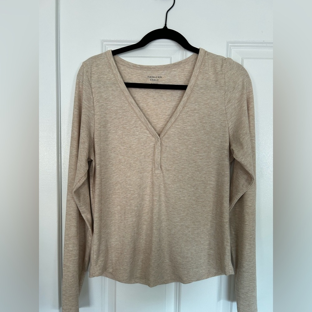 American Eagle Outfitters Women's Cream V-Neck Blouse
